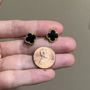 14kt Elegant Black Clover Earrings real gold. Not gold plated